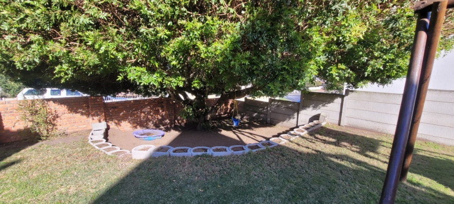 To Let 4 Bedroom Property for Rent in Tergniet Western Cape
